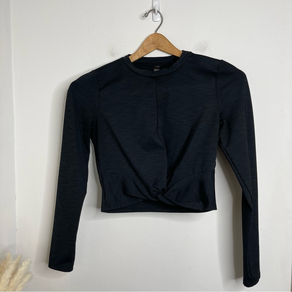 Beyond Yoga Heather Rib Groove Long Sleeve Twist Cropped Top Black Heather Sz M - Picture 3 of 16